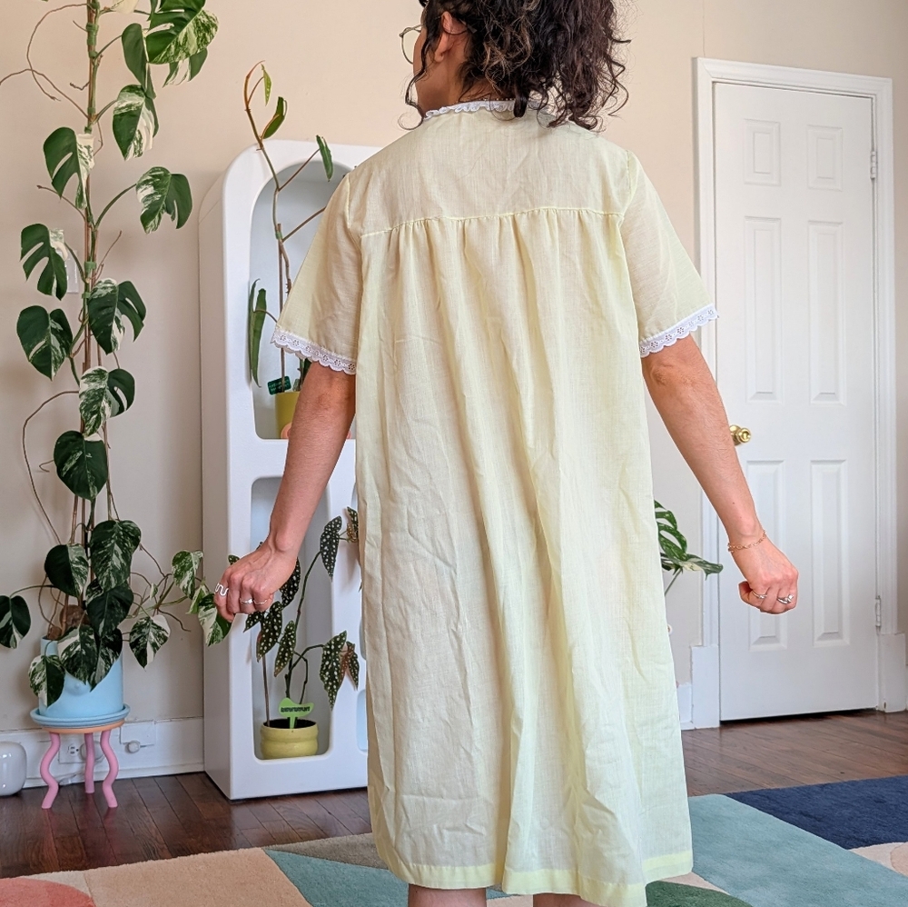 Vintage Yellow and White Lace Nightgown - Picture 8 of 8